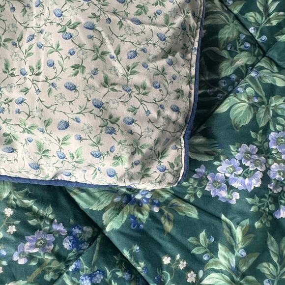 Vintage LAURA ASHLEY BRAMBLE BERRY Queen Reversible Comforter - Picture 8 of 8